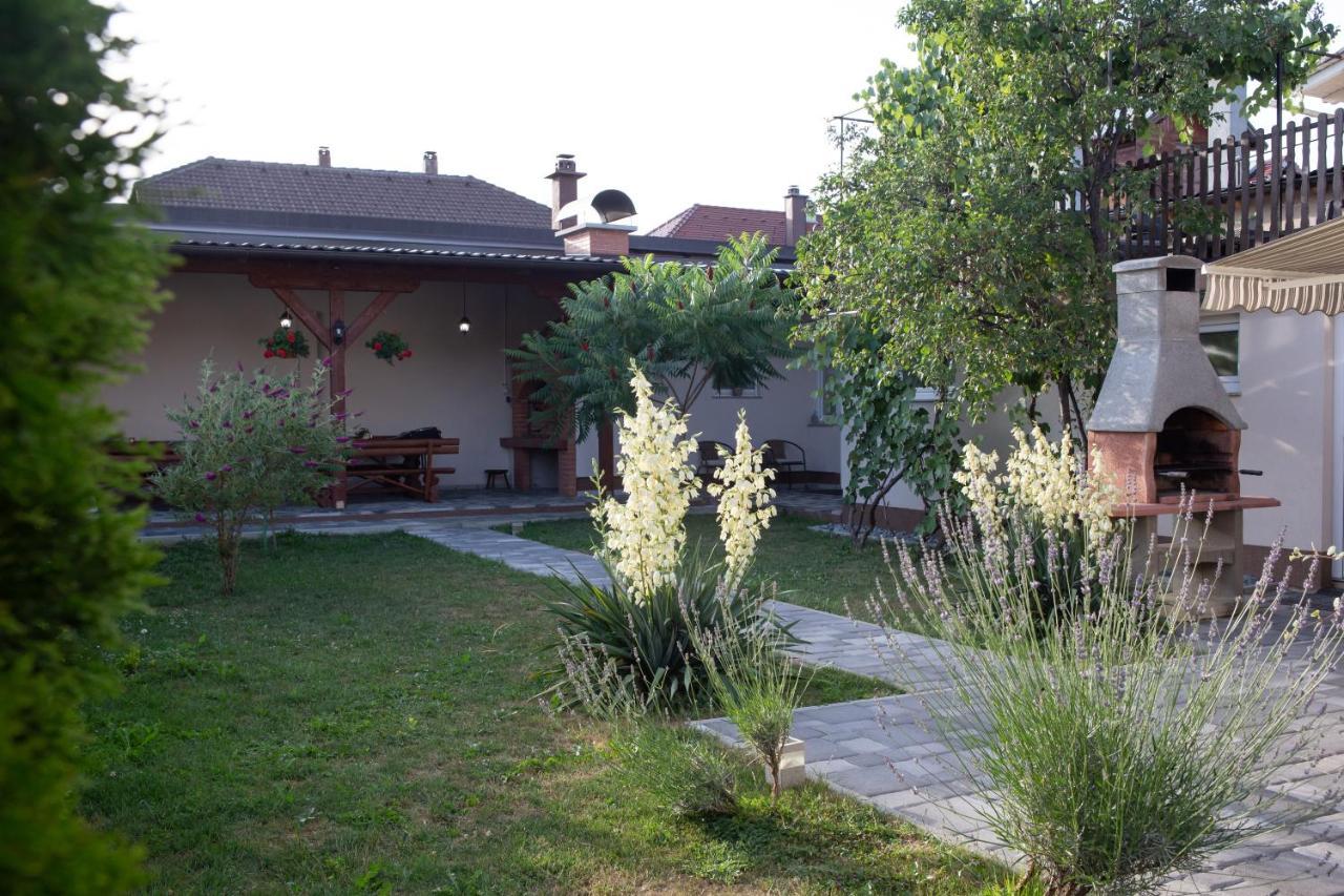 Apartments Travel Otocac Exterior photo