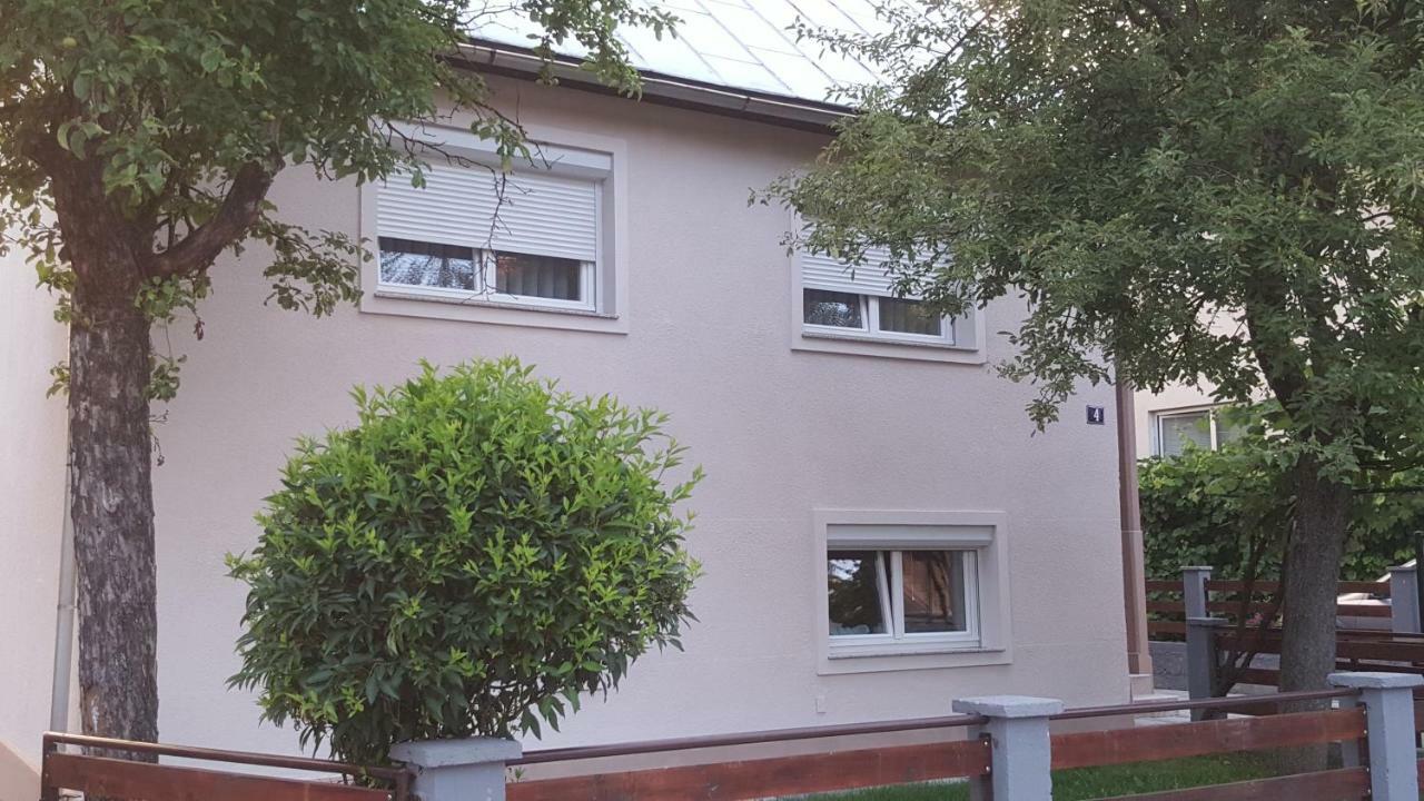Apartments Travel Otocac Exterior photo